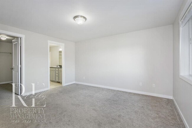 Building Photo - Bright View Home in the Heart of Silverdale on a Quiet Dead-End Road