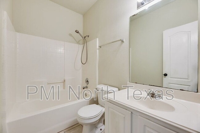 Building Photo - 2721 Lone Ranger Tr