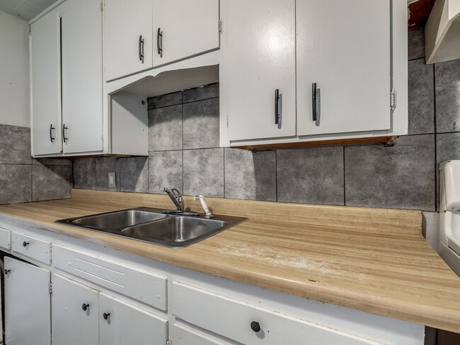 Building Photo - 1314 SE 40th St