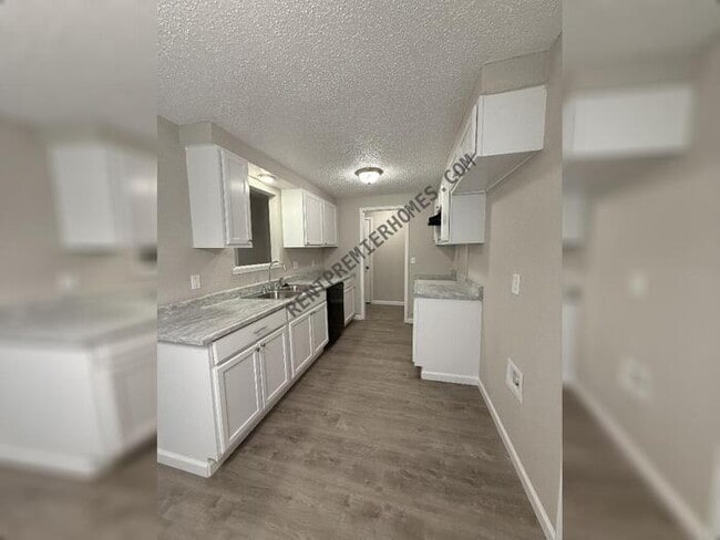 Building Photo - 1425 Marydale Ave