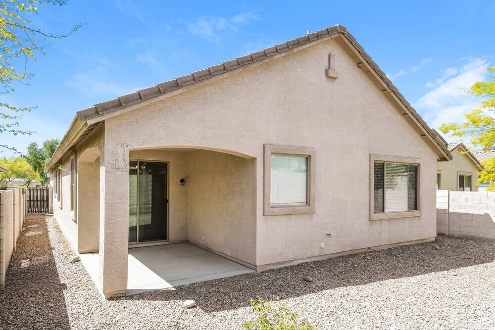 Building Photo - 2226 W Oyer Ln