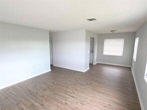 Building Photo - 210 Albee Rd W