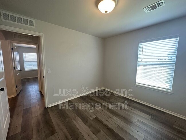 Building Photo - 15749 Potomac Dr