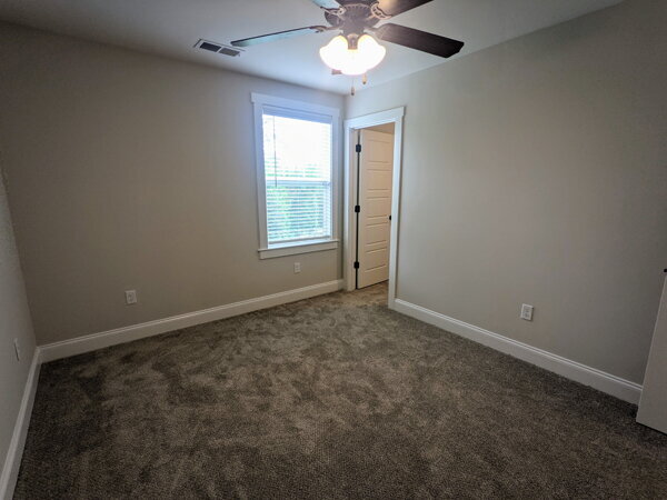 Building Photo - 417 Live Oak Dr