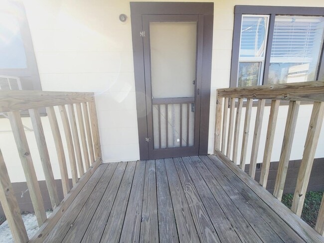 Building Photo - 1307 Elberta Dr