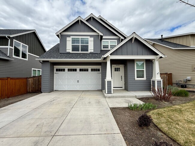 Building Photo - GORGEOUS OPEN LAYOUT HOME IN OLD FARM DISTRICT!