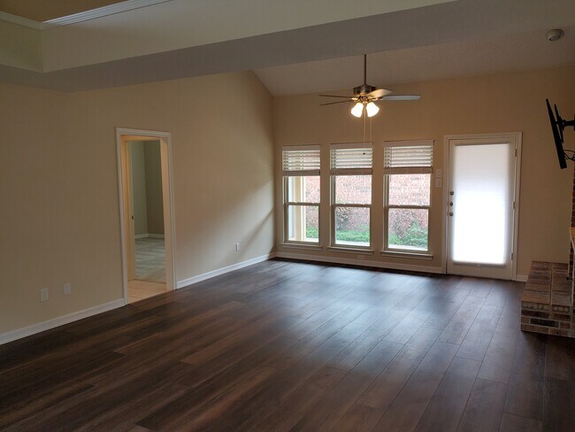 Building Photo - 4424 Windhaven Ln