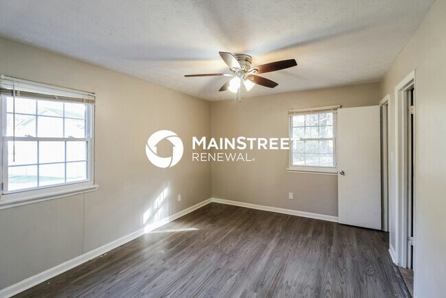 Building Photo - 3 Bedroom Pet-Friendly Home in Ellenwood, GA with Main Street Renewal