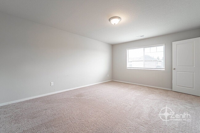 Building Photo - 2608 S White Salmon Dr