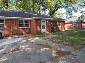 Building Photo - 1346 Strand St