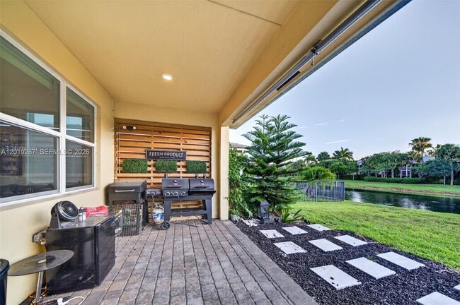 Building Photo - 4305 Marina Way