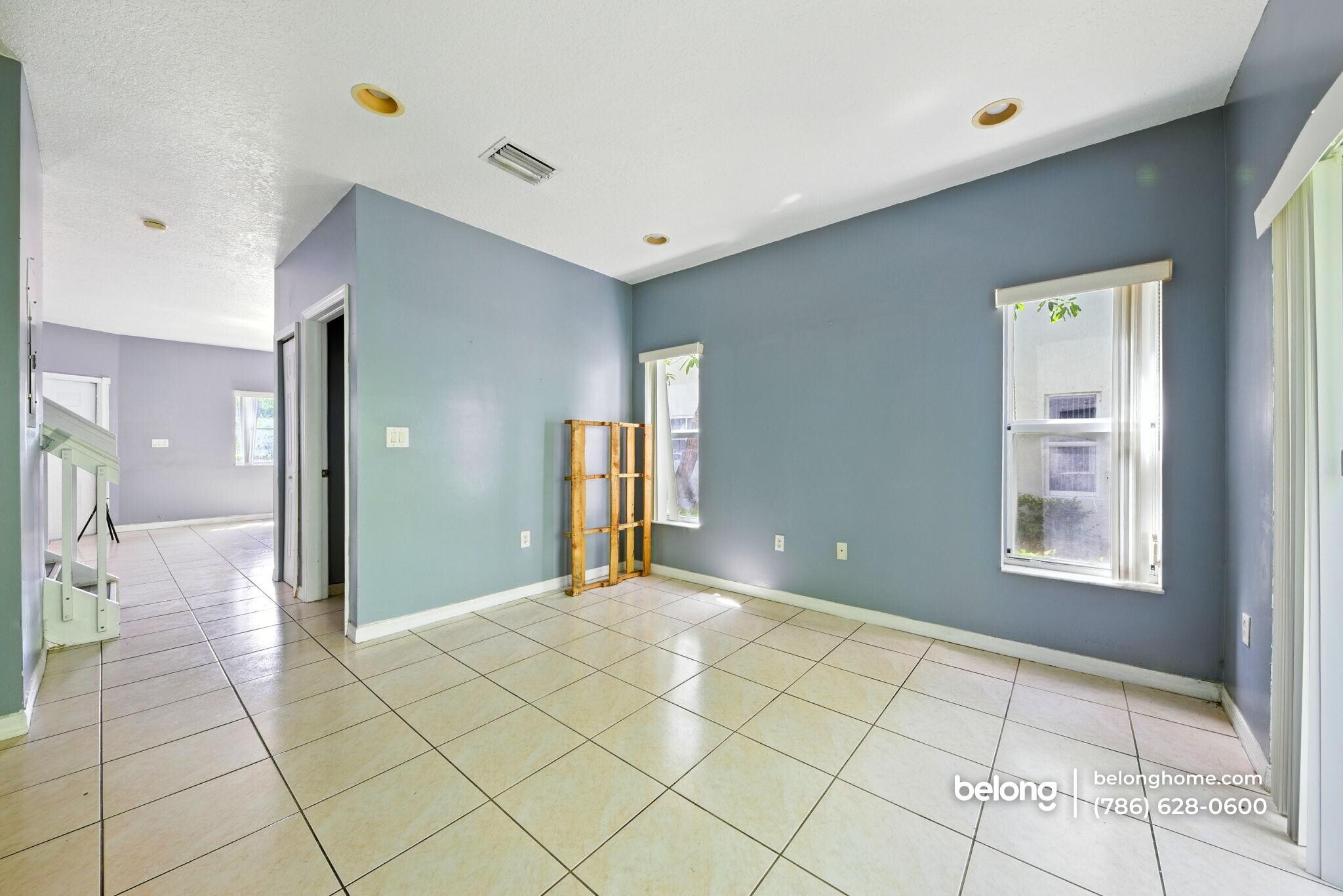 Building Photo - 2915 SE 15th Terrace