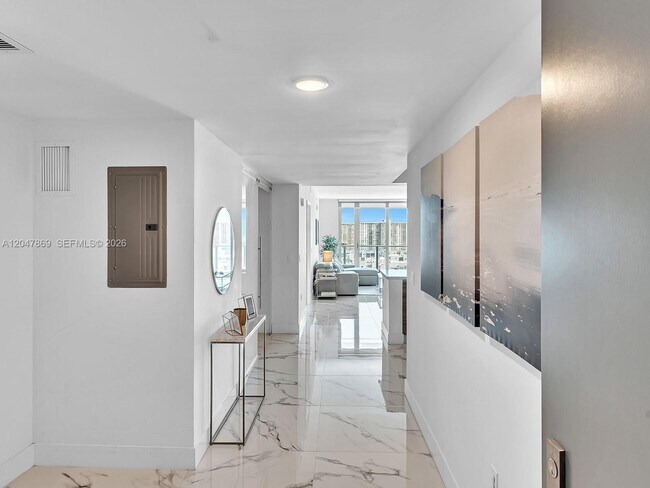 Building Photo - 300 Sunny Isles Blvd