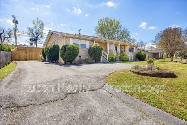 Building Photo - 1214 Helena Dr