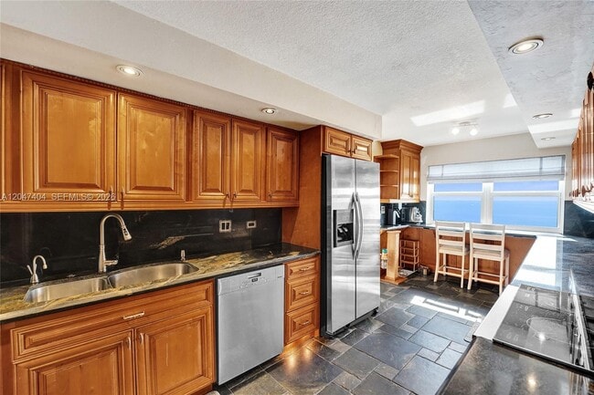 Building Photo - 1201 S Ocean Dr