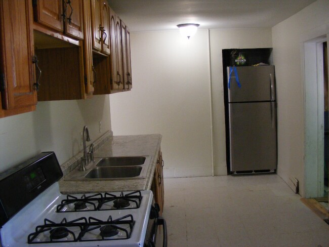 Building Photo - 164 South St