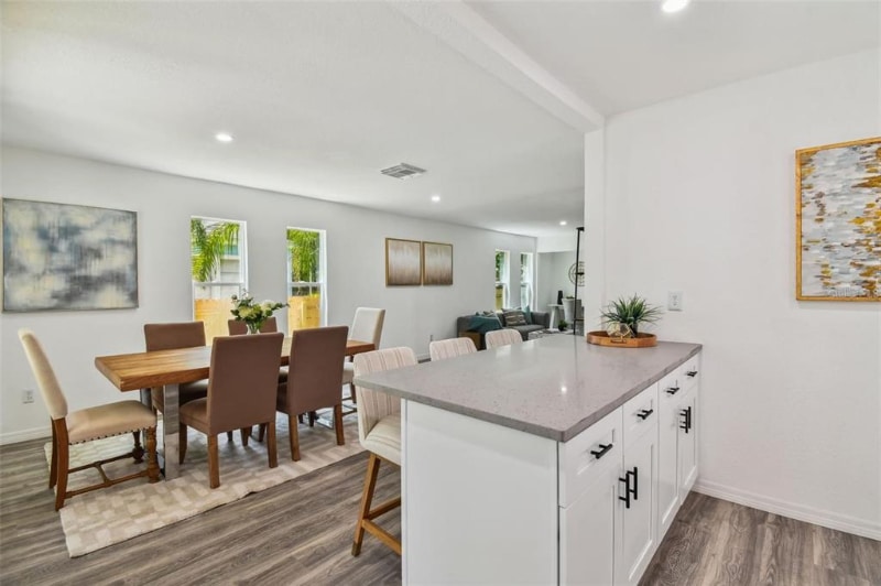 Building Photo - 908 E Cayuga St