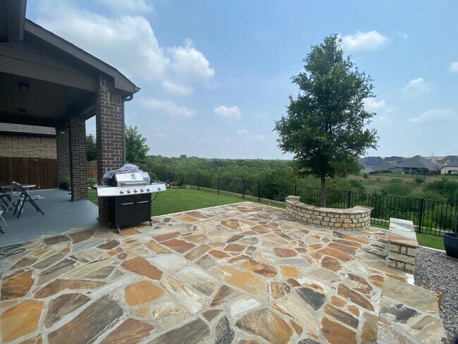 Building Photo - 15640 Pioneer Bluff Trail