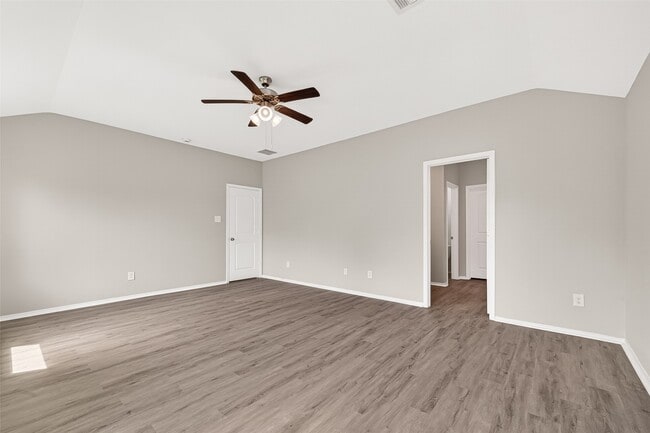 Building Photo - 20112 Leaf River Cir