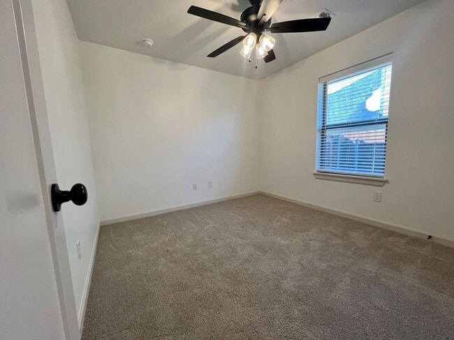 Building Photo - 9333 SW 42nd St