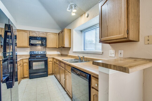 Building Photo - 3 Bedroom in Coppell - Large Trees and Fenced Yard