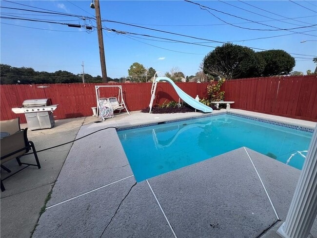 Building Photo - 6613 Carmen St