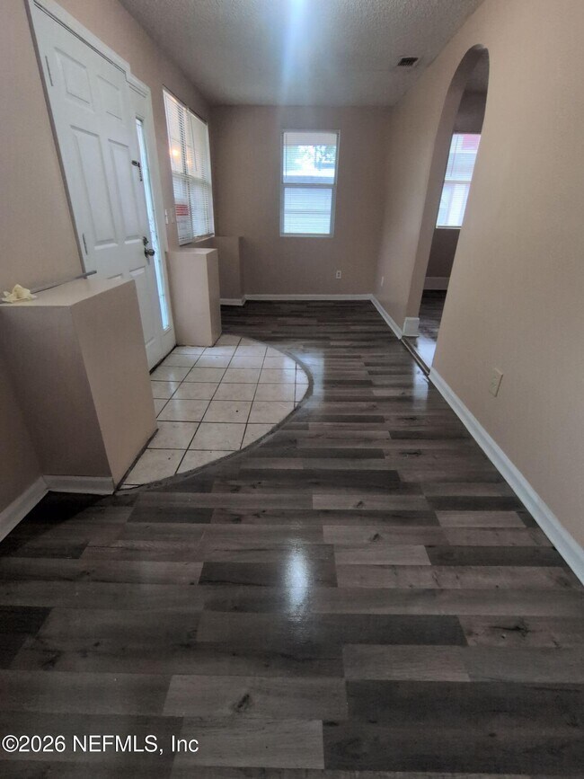 Building Photo - 1319 Steele St