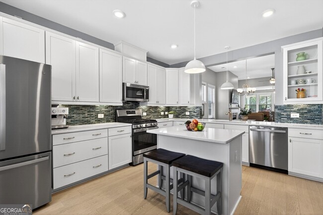 Building Photo - 133 Iron Oak Dr