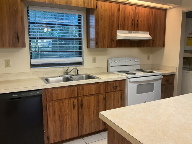 Building Photo - 1112 South Blvd