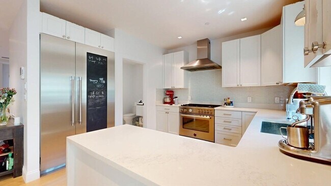 Building Photo - 21 Crowninshield Rd