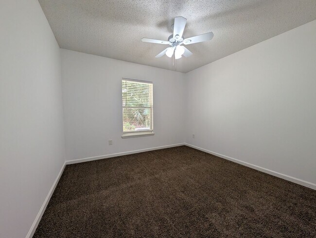 Building Photo - 124 Plantation Point Dr