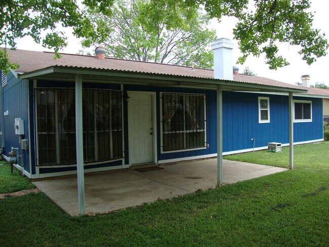 Building Photo - Pipers Meadow