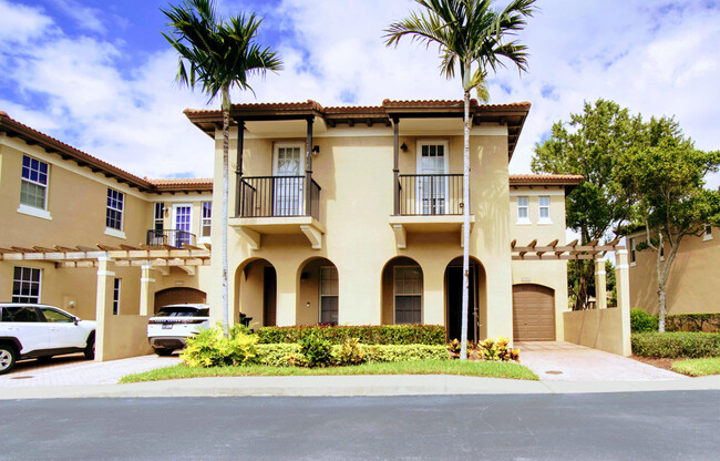 Building Photo - 6890 Julia Gardens Dr