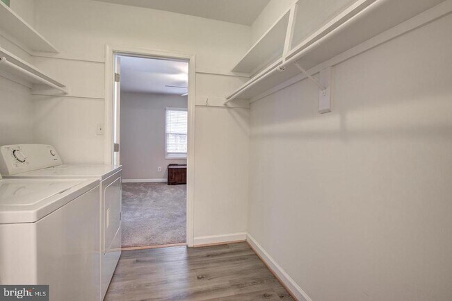 Building Photo - 8354 Dunham Ct