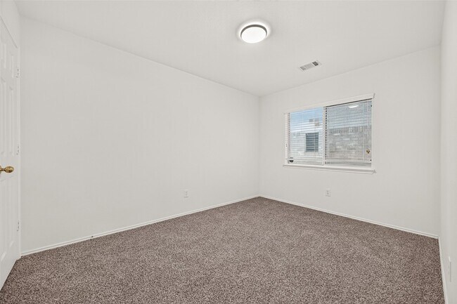 Building Photo - 3830 Flatwood Dr