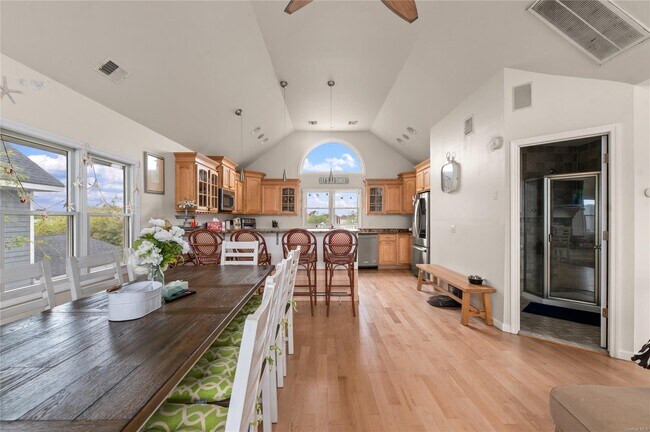 Building Photo - 22 Bungalow Ln