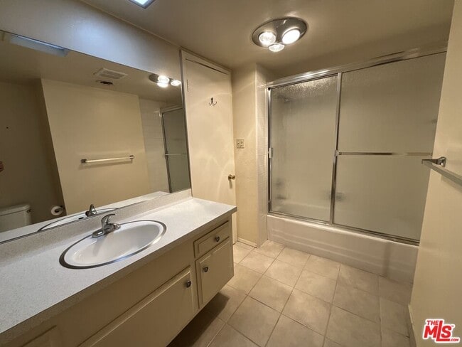 Building Photo - 46165 Burroweed Ln