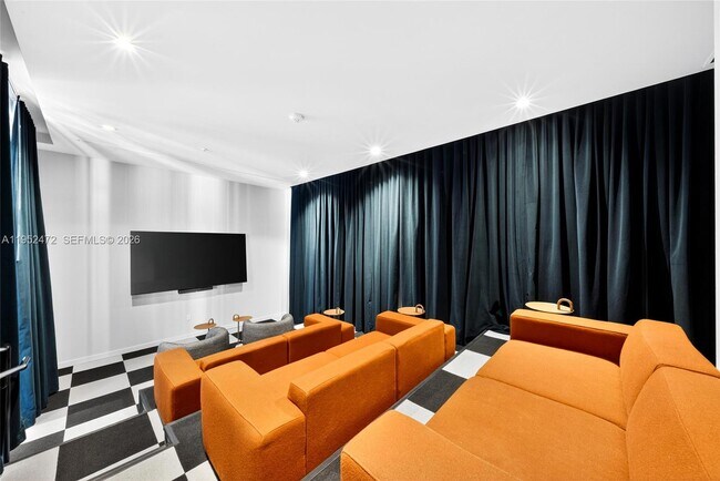 Building Photo - 11 NE 6th St