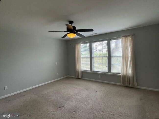 Building Photo - 296 N Caldwell Cir