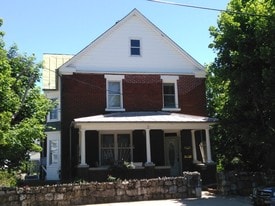 Building Photo - 900 Virginia Ave