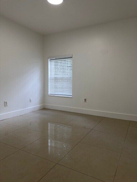 Building Photo - 8111 SW 129th Ave