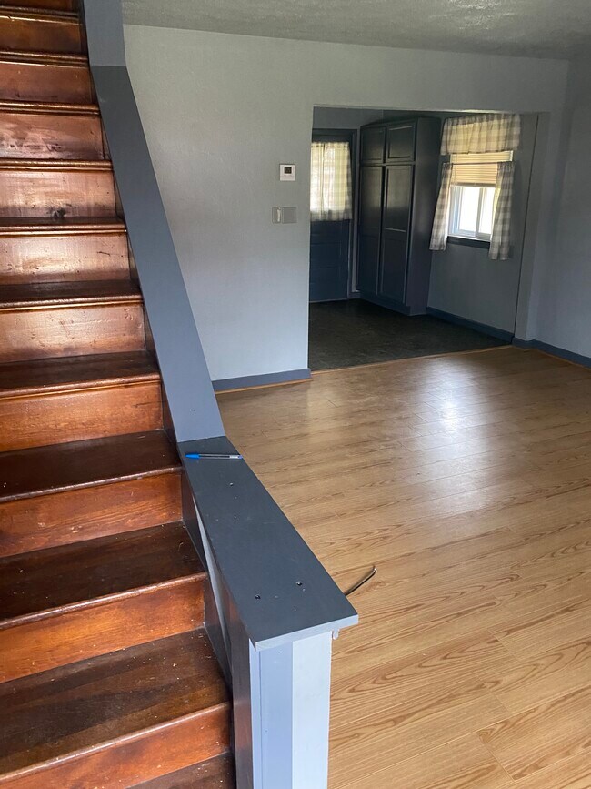 Building Photo - 308 Owens Ave