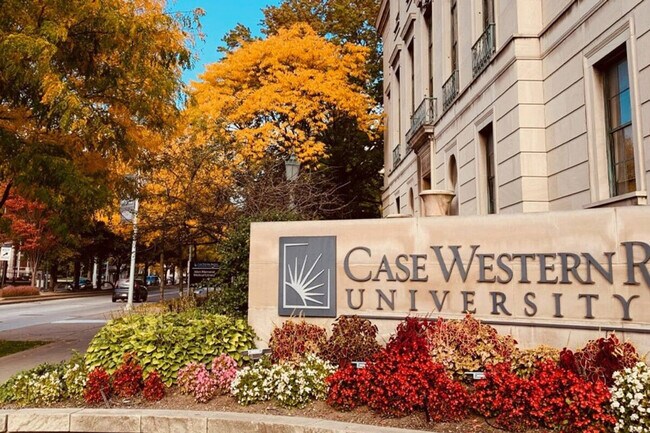 Building Photo - 10628 Lee Ave