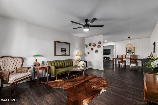 Building Photo - 2200 N Los Altos Dr