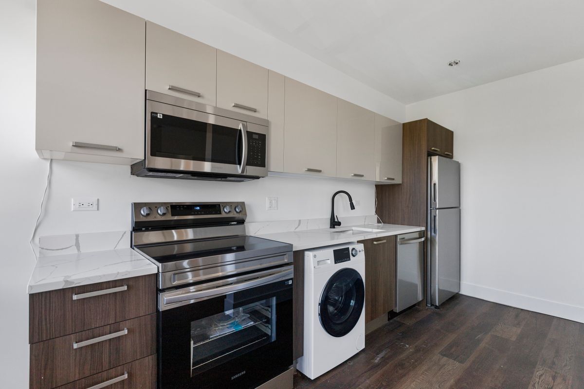 Building Photo - 1555 W Hollywood Ave