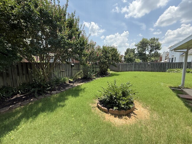 Building Photo - 238 Pebble Brook Dr
