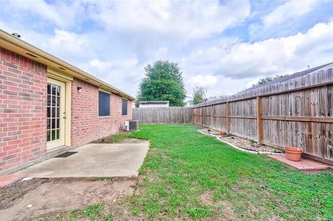 Building Photo - 3614 Lindenfield Dr