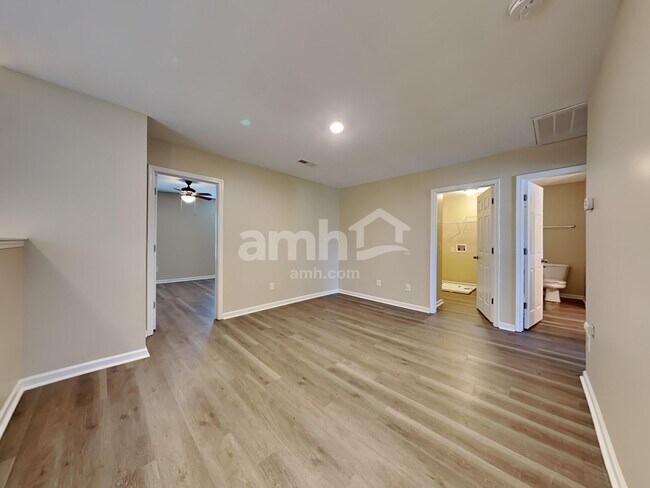 Building Photo - 103 Surlington Dr