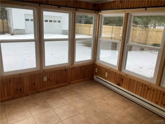 Building Photo - 449 Bugbee Dr