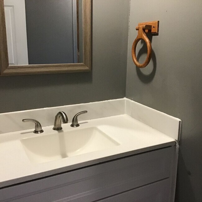 Building Photo - 108 Sandy Beach Ln